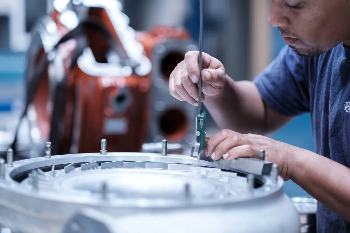 Dimensional check during ABB VTR201 turbocharger assembly