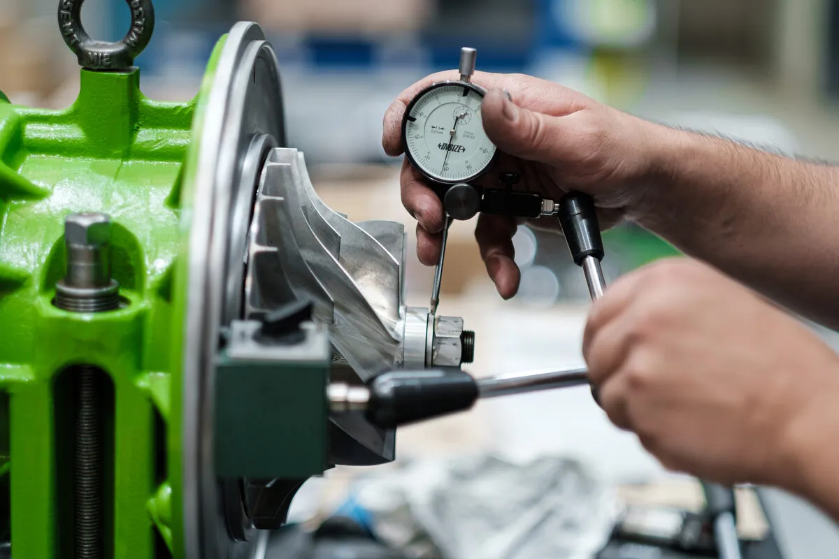 Dial-gauge clearance check on a KBB HPR4000 turbocharger