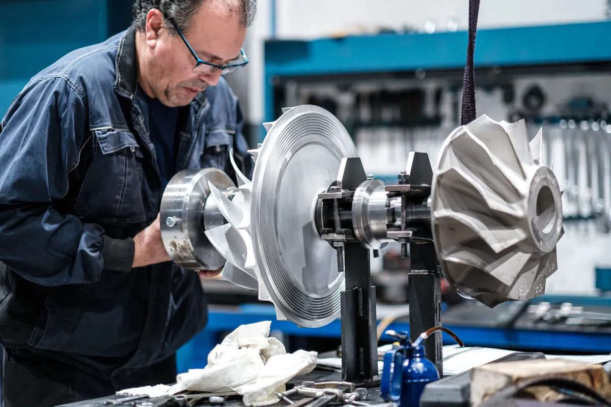 MAN NR34/S rotor inspection during a scheduled overhaul