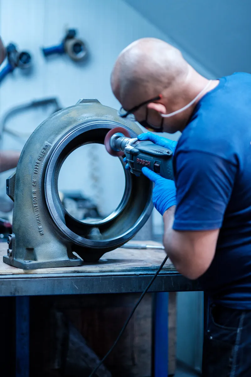 Cleaning the compressor casing of an ABB TPS turbocharger