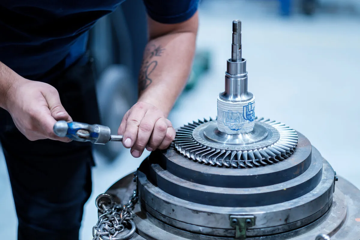 Assembly of an ABB VTR201 turbocharger
