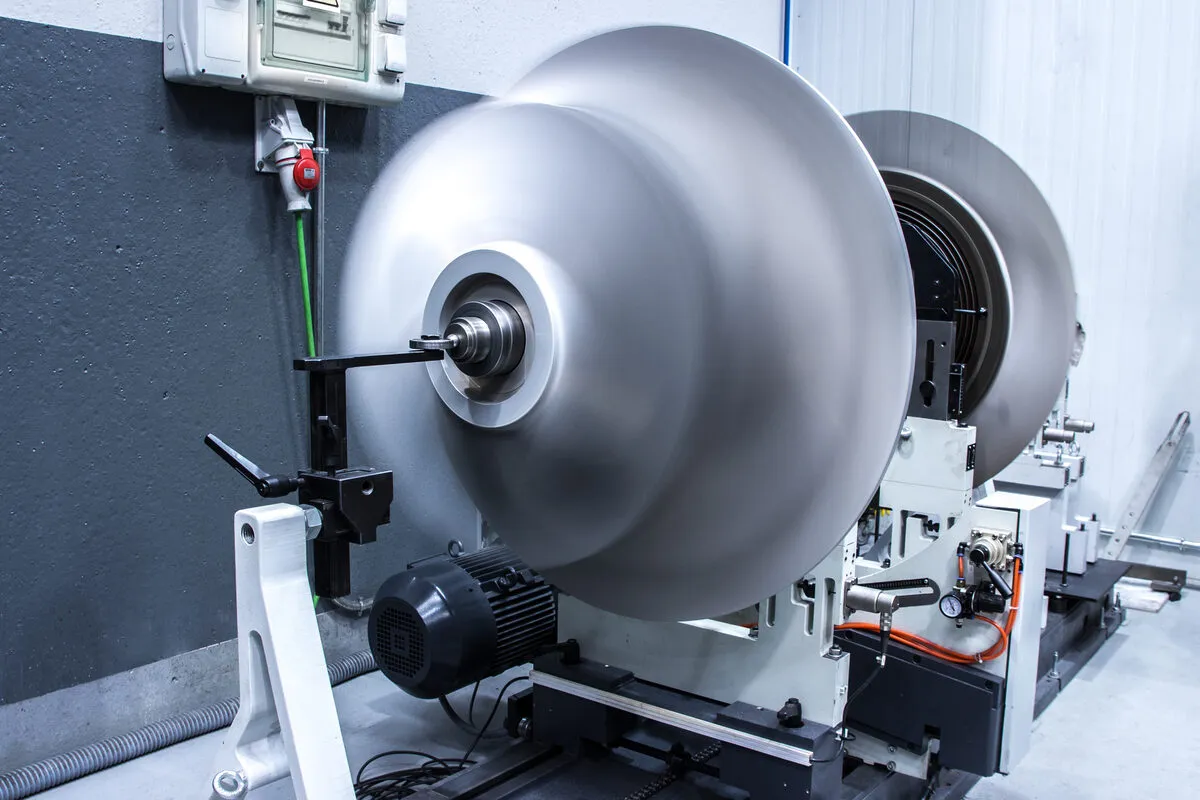 Rotor balancing on the workshop balancing machine in Madrid