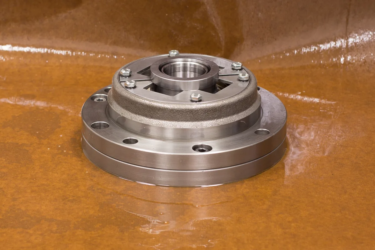 Finished bearing pack immersed in the preservative bath